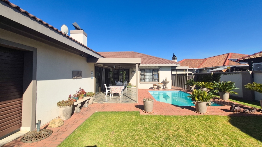 4 Bedroom Property for Sale in Baillie Park North West